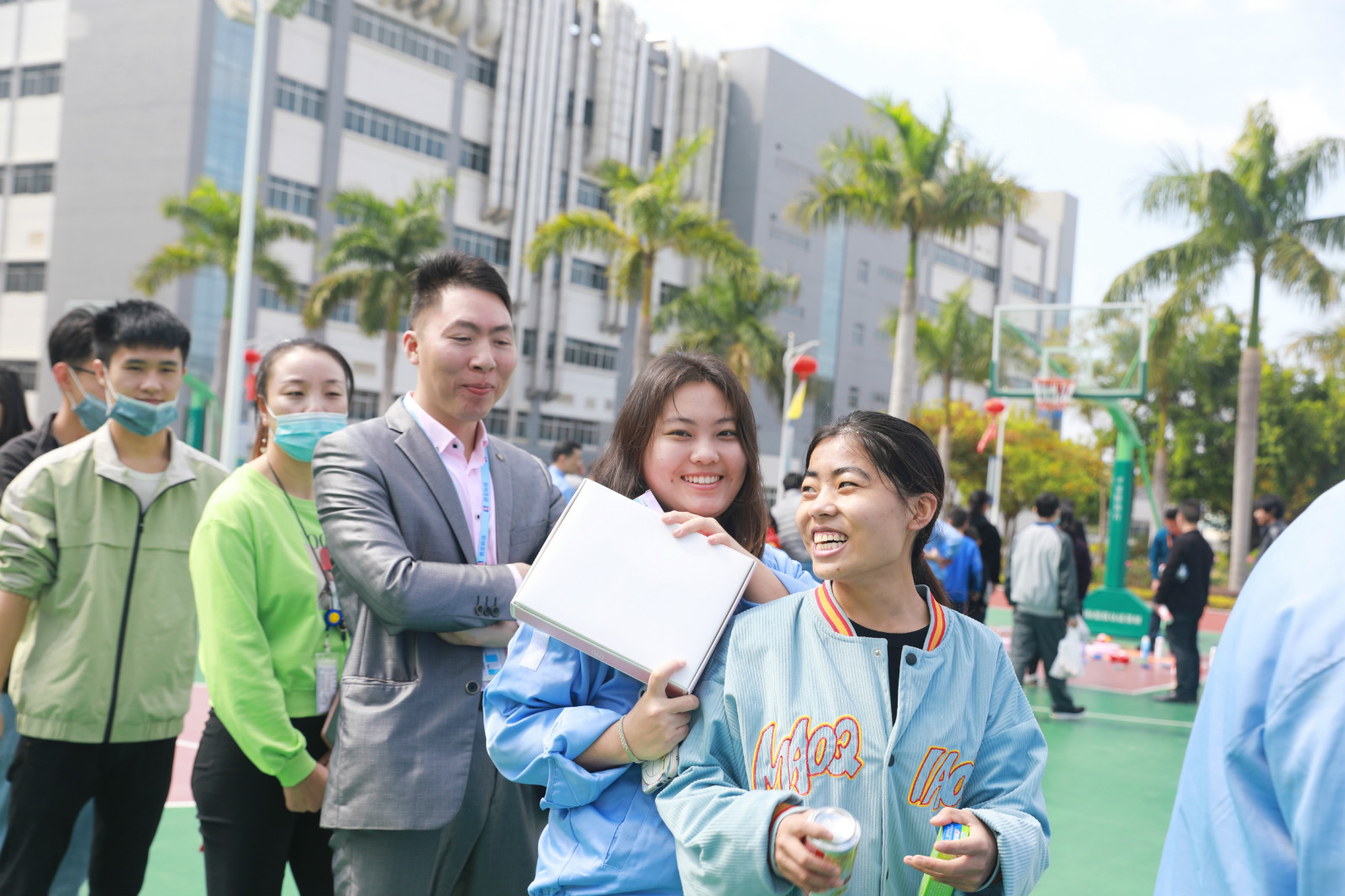 就地过年，年味不减—我在巅峰国际挺好的